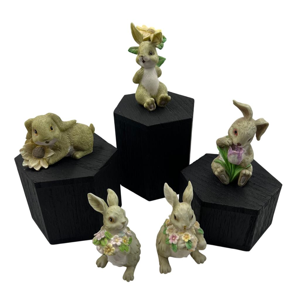 Vintage Decorative Easter‎ Spring Bunnies Floral Daisy Purple Tulip 5 Piece